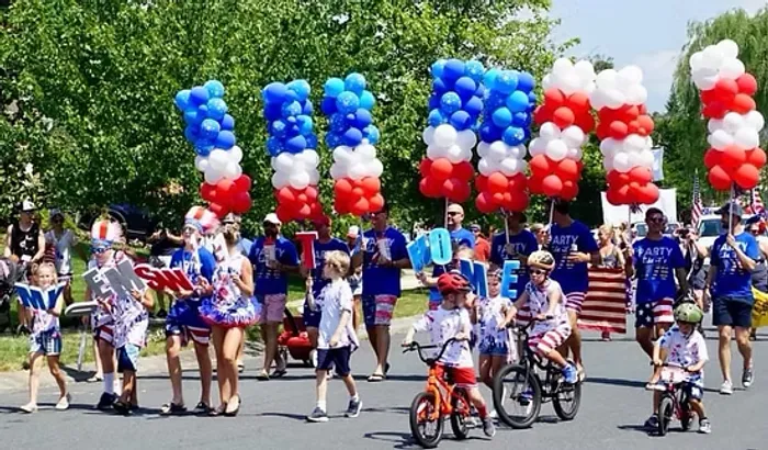 Annual July 4th Float and Bike Parade at Annapolis Cove